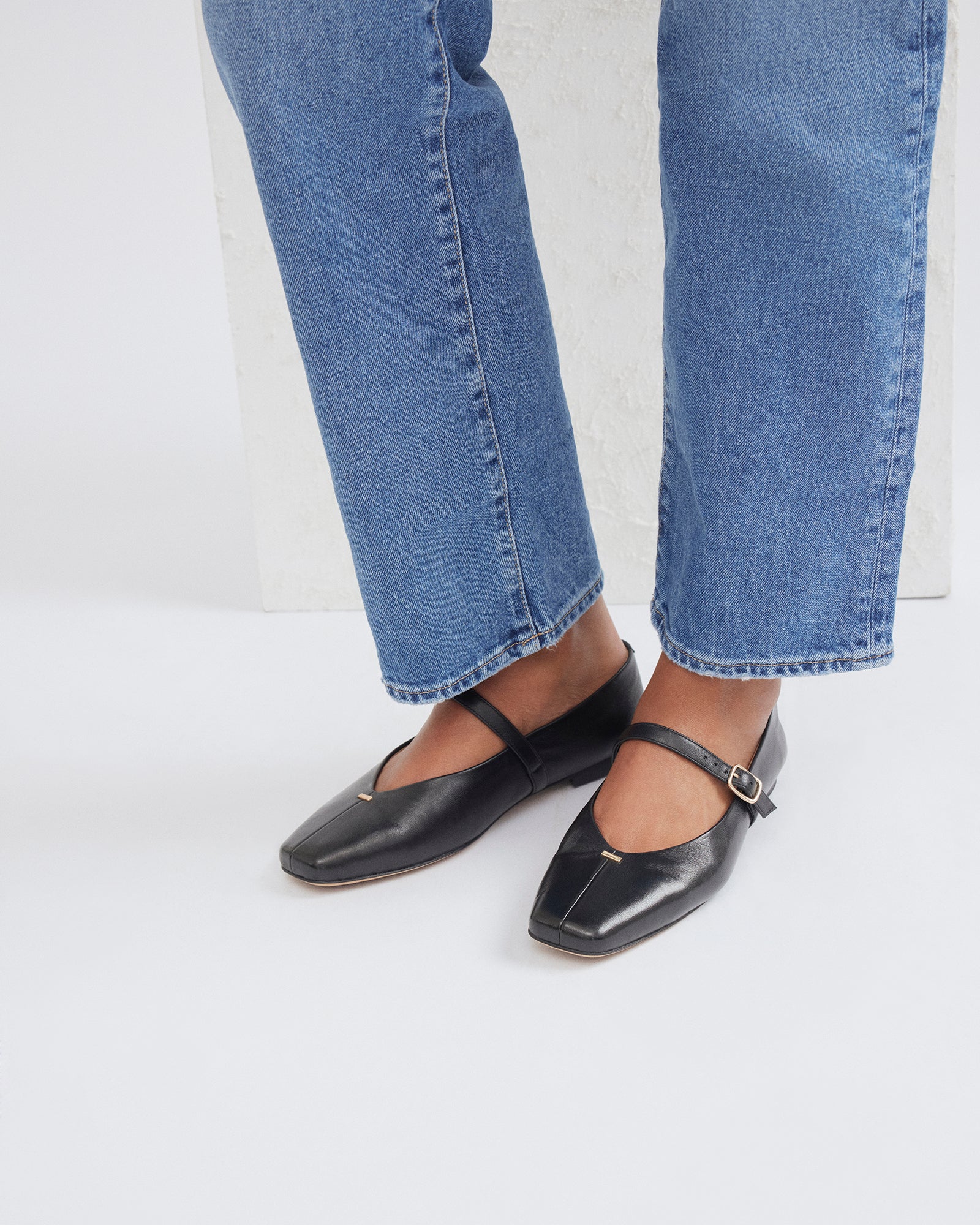 APRIL CASUAL FLATS BLACK LEATHER - Image 8