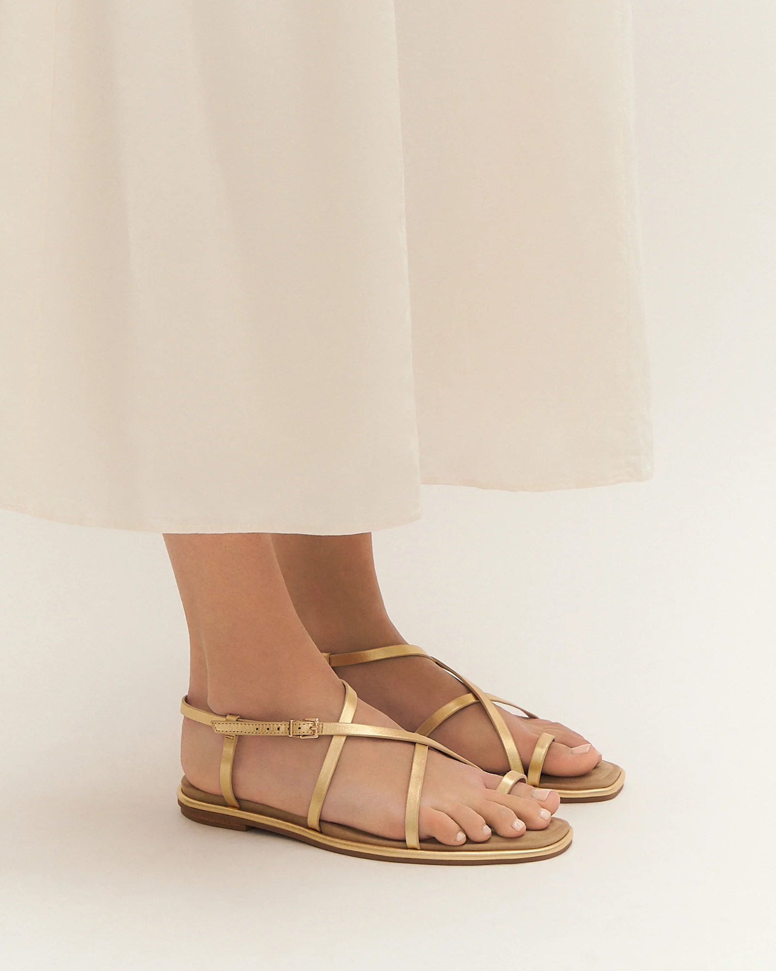 AVEN FLAT SANDALS GOLD LEATHER - Image 2