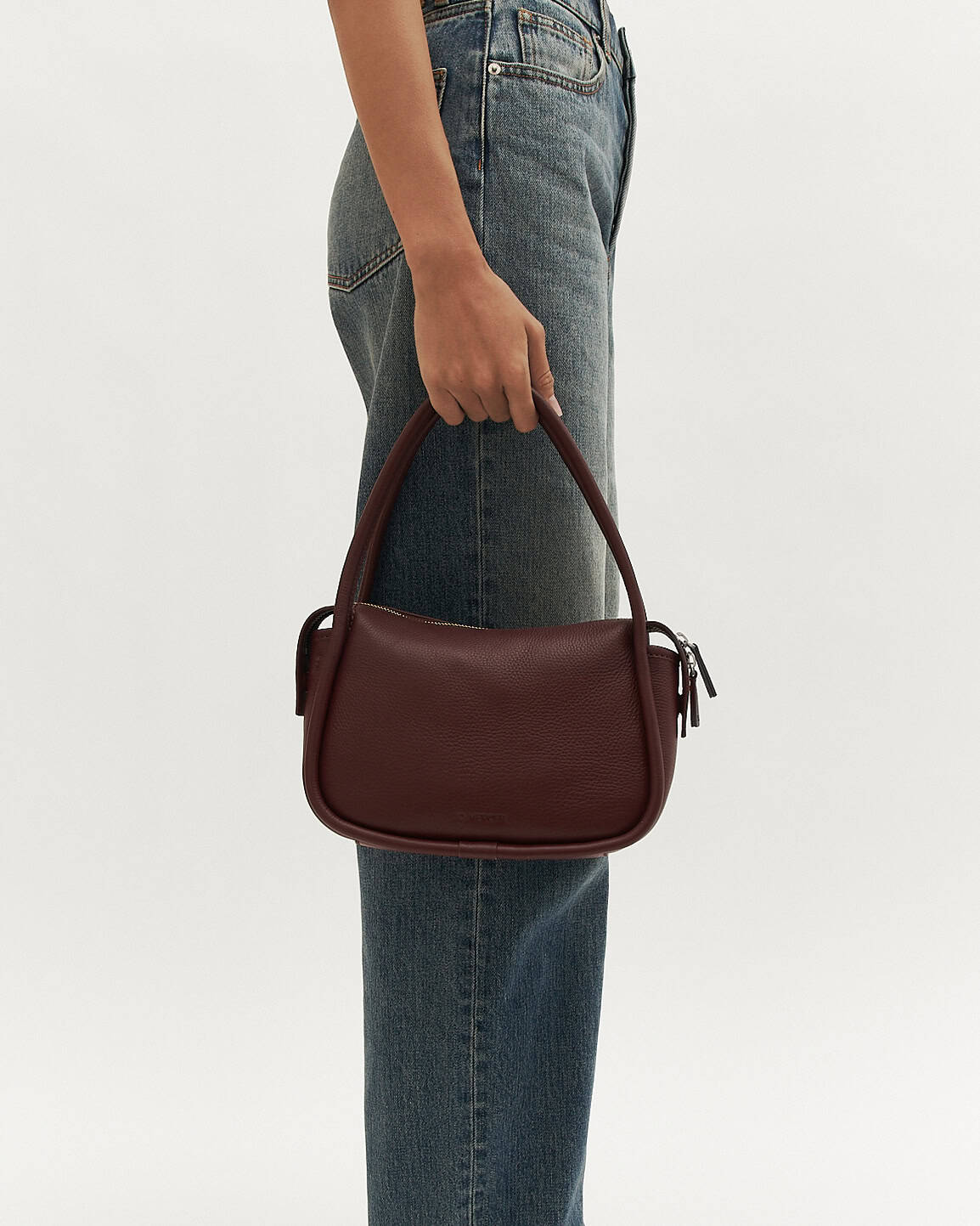 CHASE CROSSBODY BAG MERLOT LEATHER - Image 2
