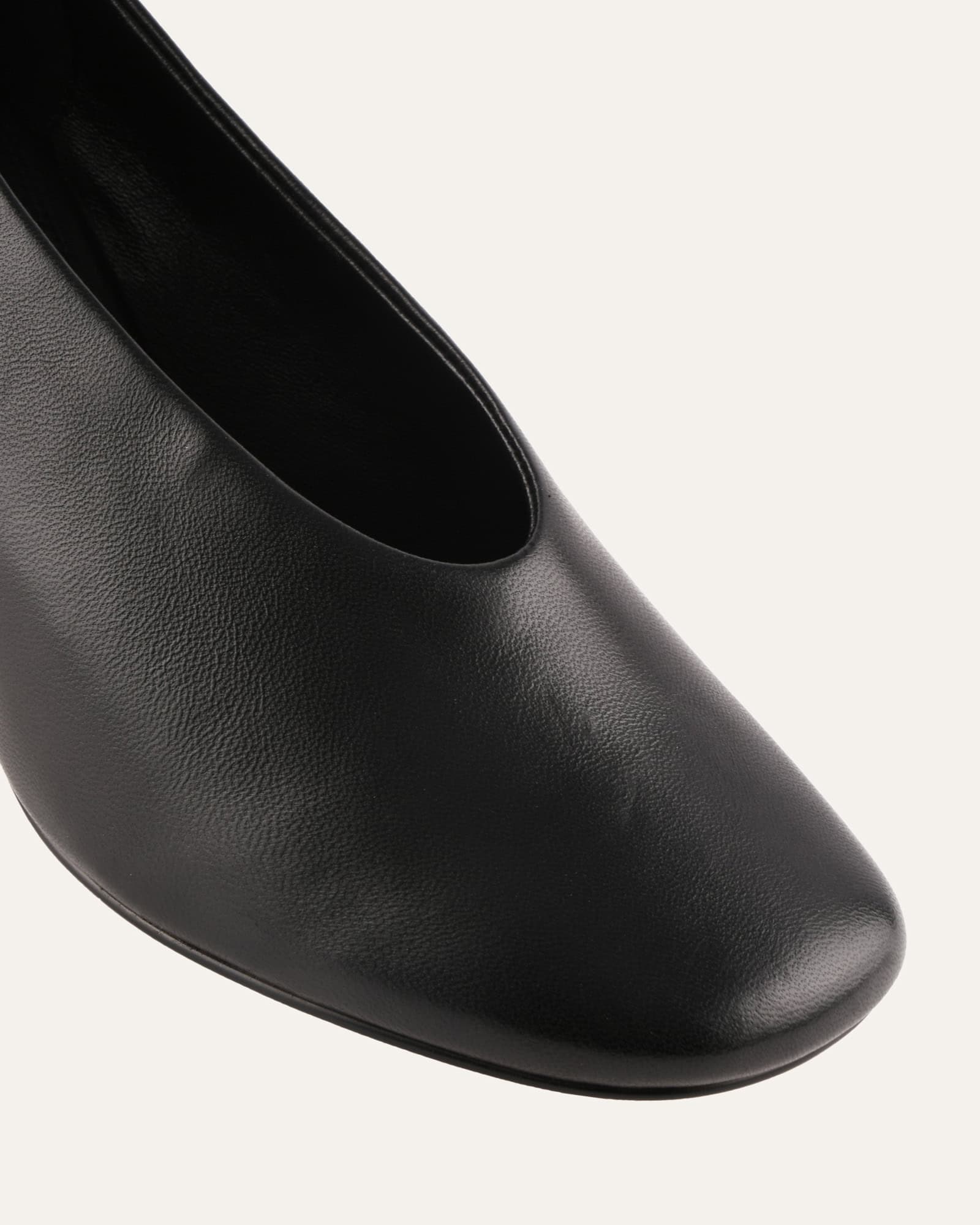 ELLA MID HEELS BLACK LEATHER - Image 3