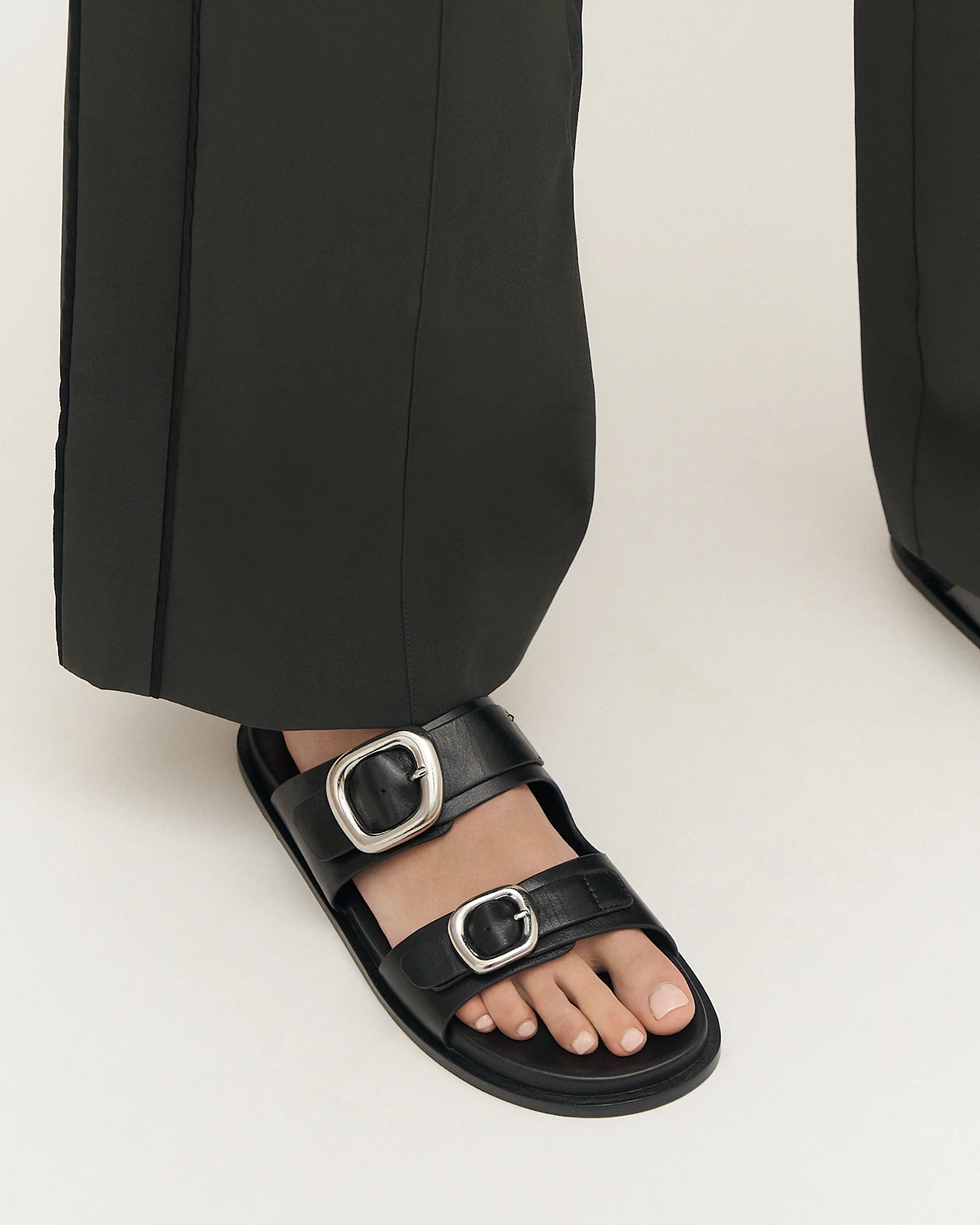 SOL FLAT SANDALS BLACK LEATHER - Image 7