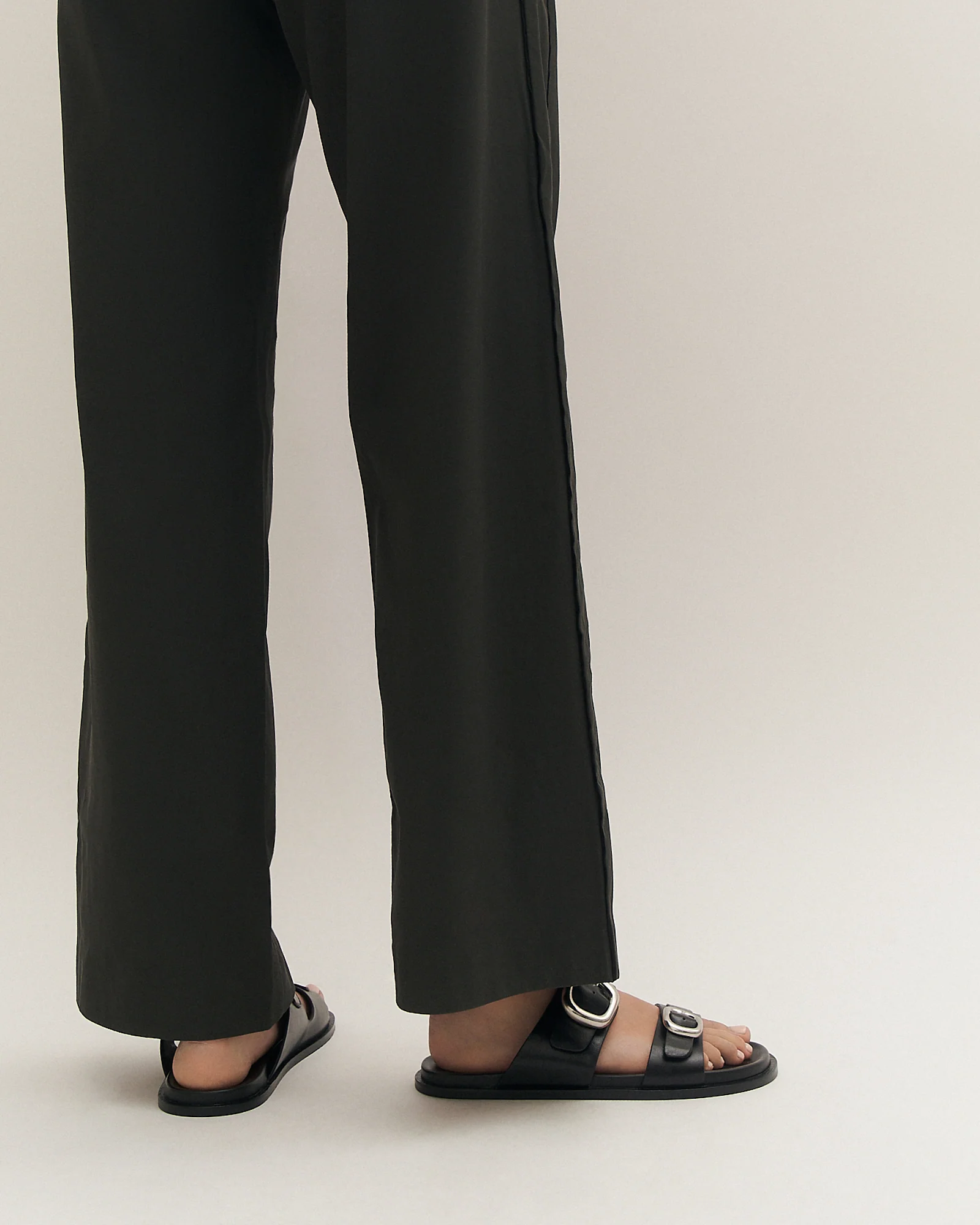 SOL FLAT SANDALS BLACK LEATHER - Image 8