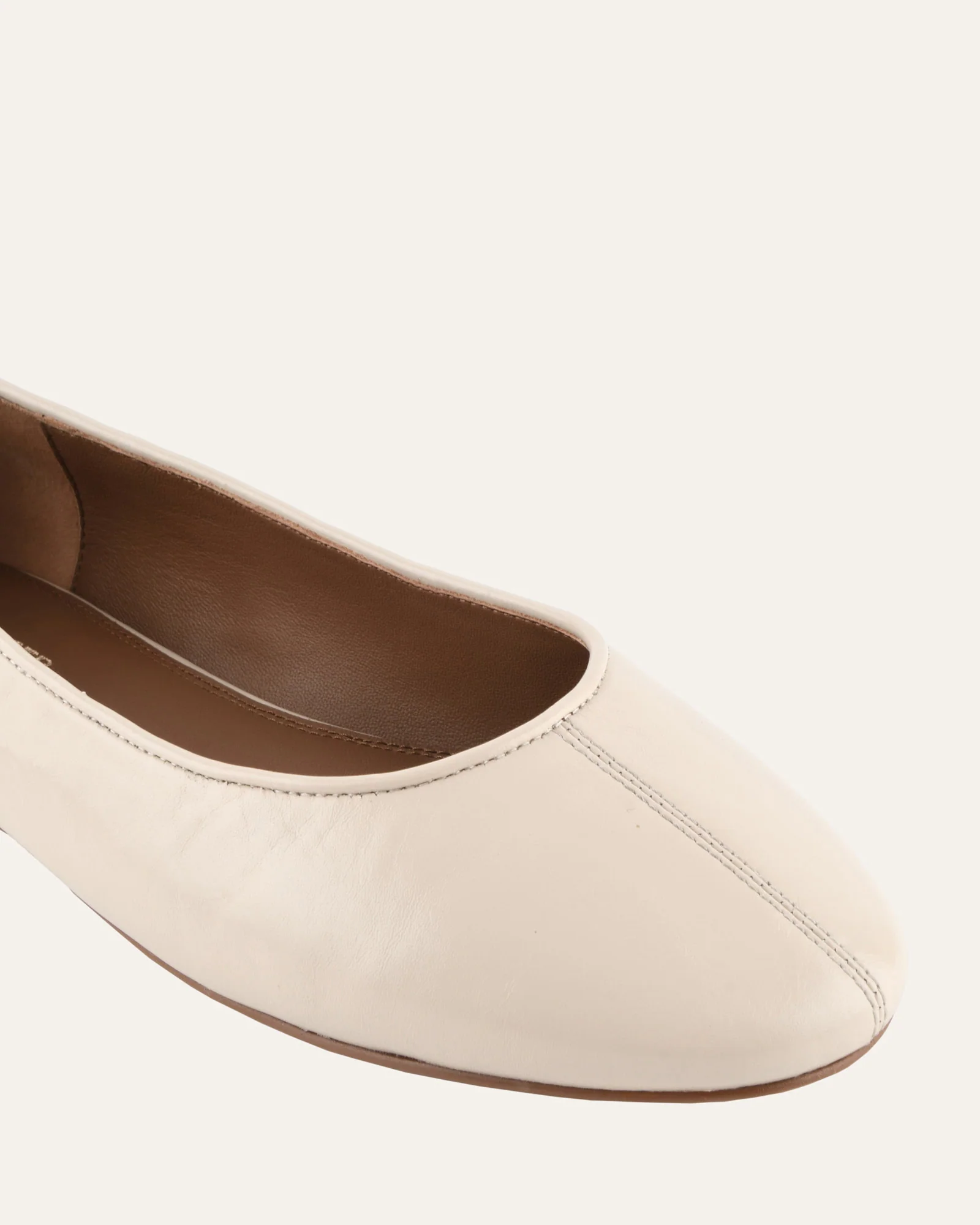 YARRA DRESS FLATS OFF WHITE LEATHER - Image 4